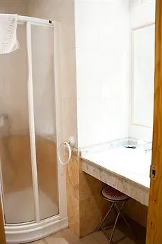 Hotel Hostal Valdepenas By Bossh Hotels 2*